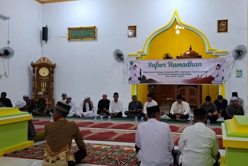 Bupati Sukamara Pererat Silahturahmi bersama Mayarakat Desa Pangkalan  Muntai melalui Safari Ramadan - Berita Sampit