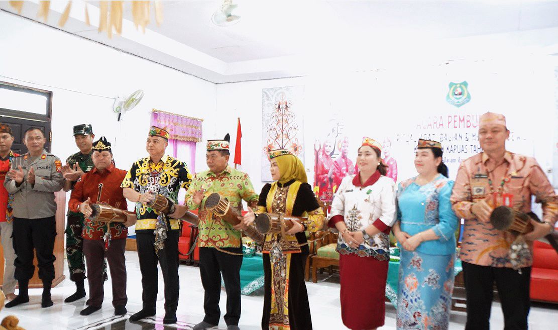 Ritual Balian dan Mamapas Lewu Warnai Peringatan Hari Jadi Kapuas ke-220