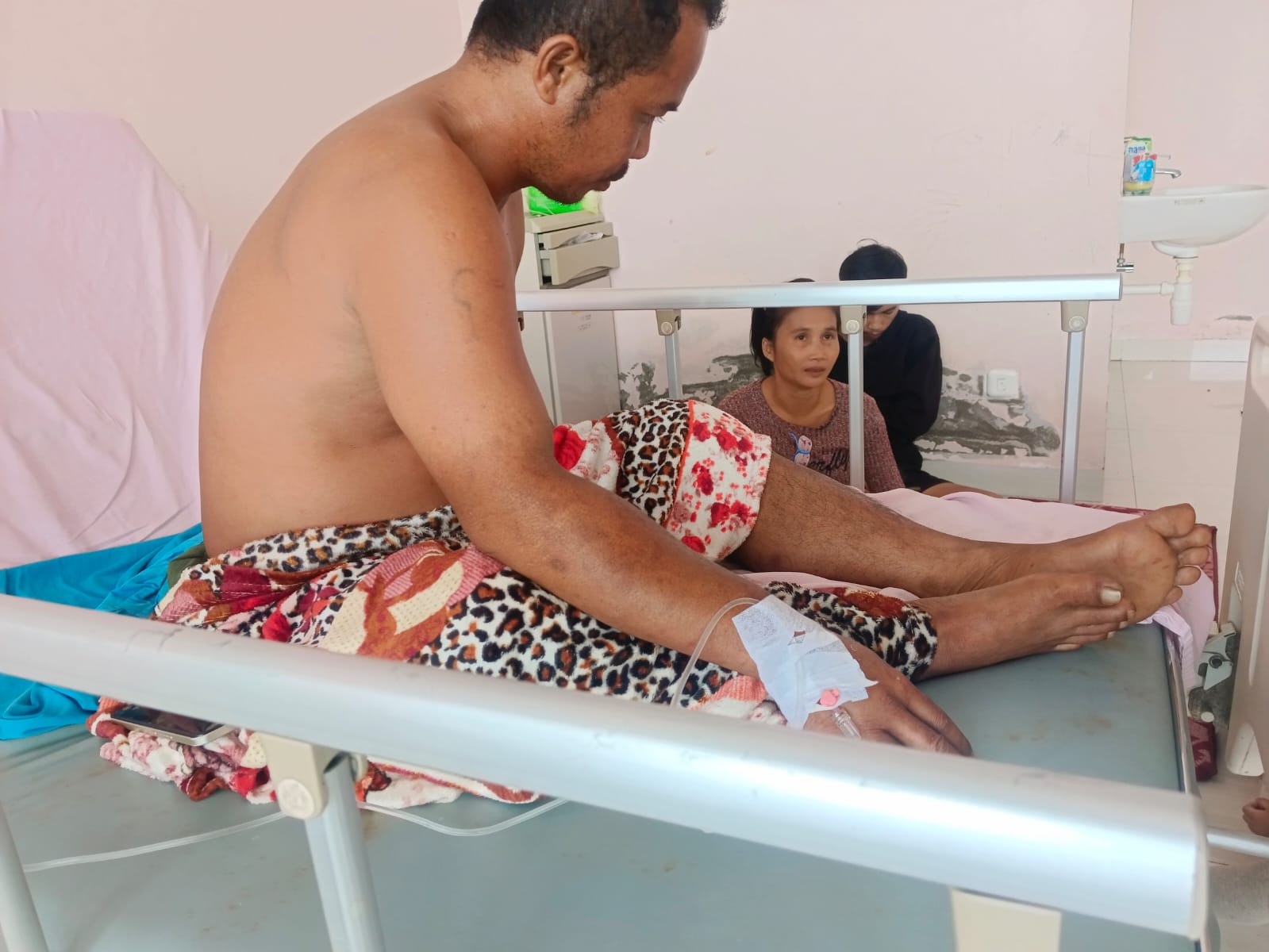 Kasus Penusukan Mandek, Keluarga Korban Soroti Profesionalitas Aparat