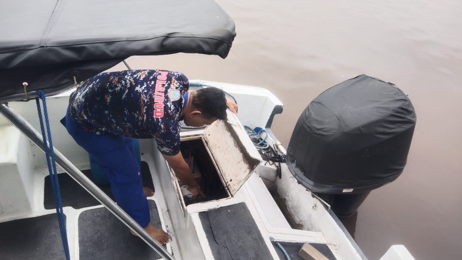 Pastikan Performa Prima, Ditpolairud Polda Kalteng Lakukan Perawatan Rutin Kapal Patroli