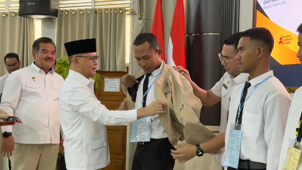 Perkuat Pelindungan dan Kompetensi, Menteri Mukhtarudin Lepas 210 Pekerja Migran ke Korea Selatan