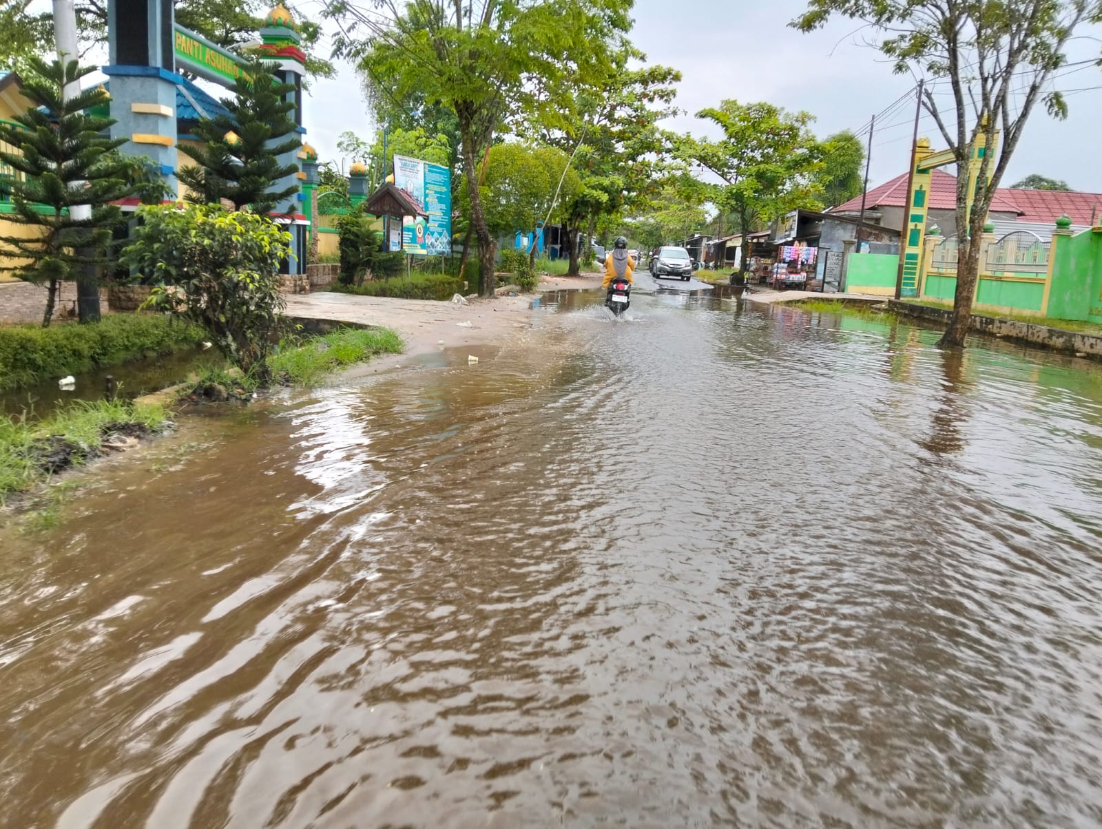Hujan Tiga Jam, Puluhan Jalan, Rumah hingga Sekolah di Baamang dan MB Ketapang Terendam Banjir