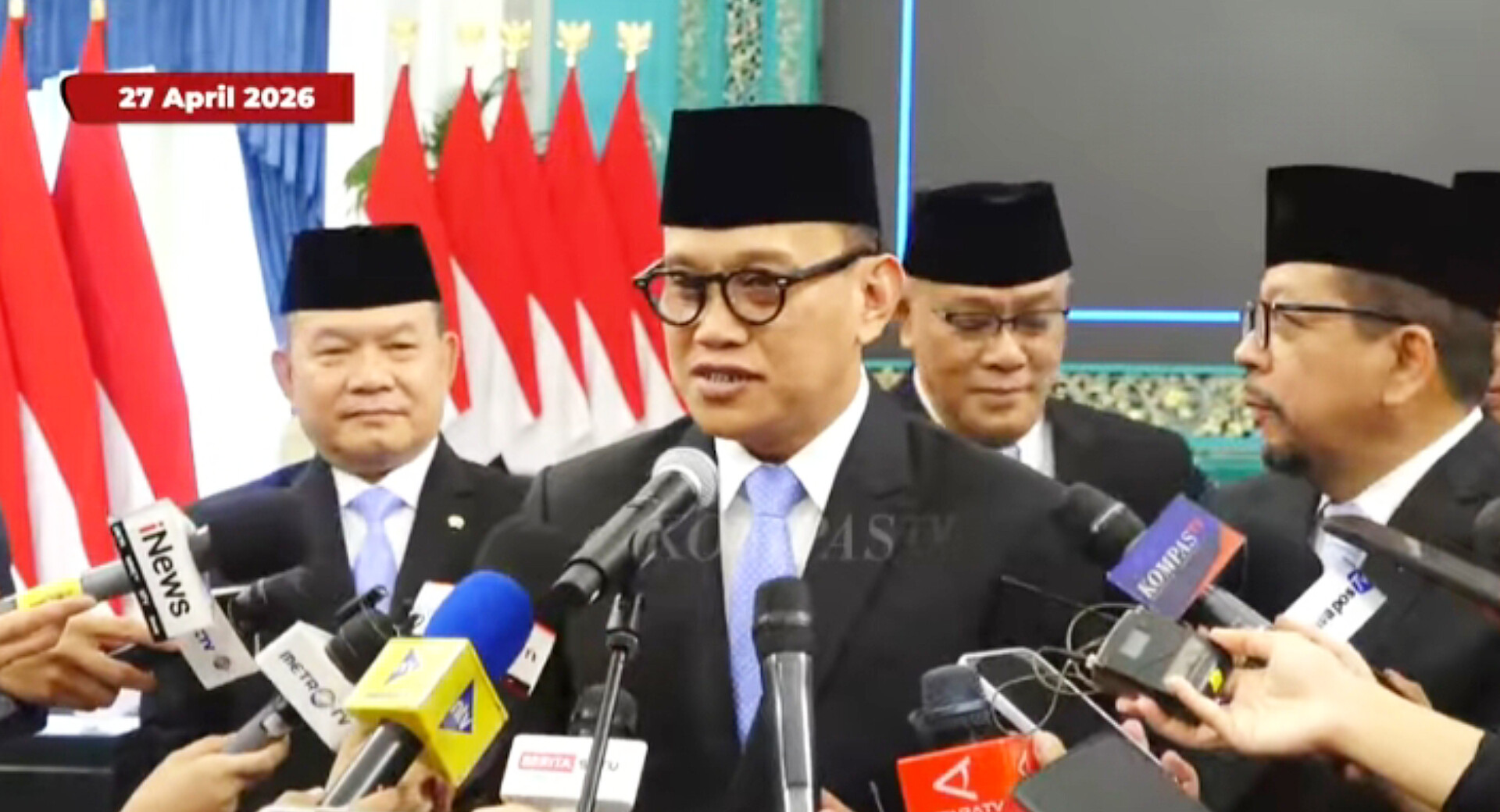 Presiden Prabowo Lantik 6 Pejabat Baru: Jumhur Hidayat Jabat Menteri LH, Dudung Abdurachman Pimpin KSP