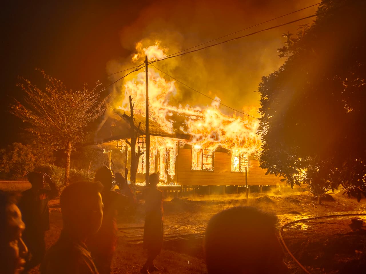 Tiga Rumah di Desa Telok Katingan Tengah Hangus Terbakar, Kerugian Capai Rp900 Juta