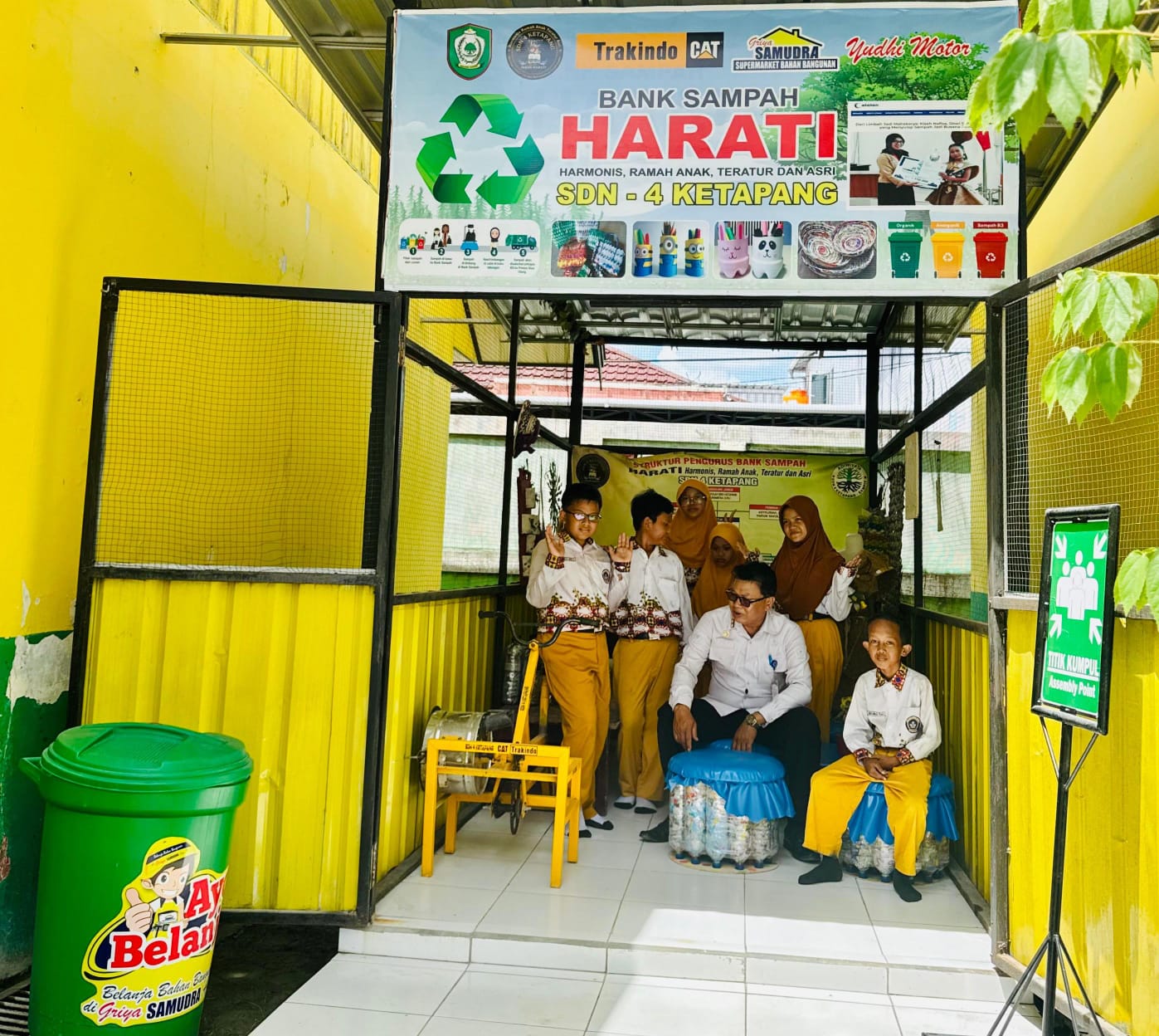 Camat Dan Sekcam Kunjungi Sdn 4 Ketapang, Jadi Contoh Sekolah Inovatif Lingkungan Dan Literasi