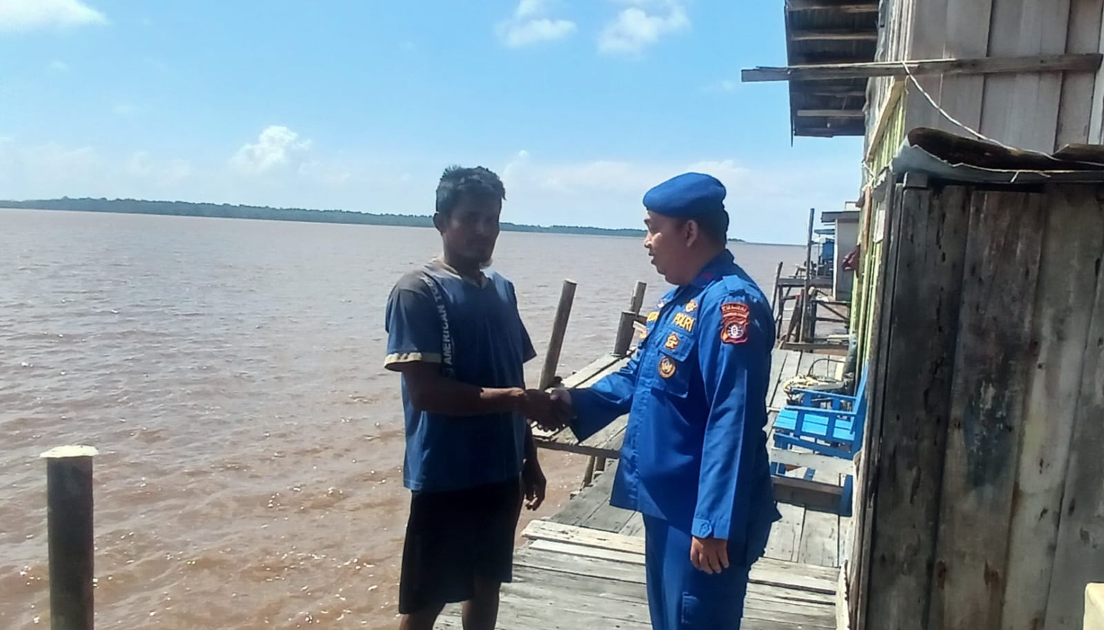 Putus Rantai Peredaran Narkoba, Personel Kapal Xviii-1006 Sambangi Warga Pesisir Pegatan
