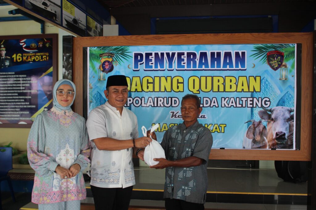 Penuh Khidmat Dan Kebersamaan, Ditpolairud Polda Kalteng Gelar Salat Iduladha Dan Salurkan Daging Qurban Bagi Warga