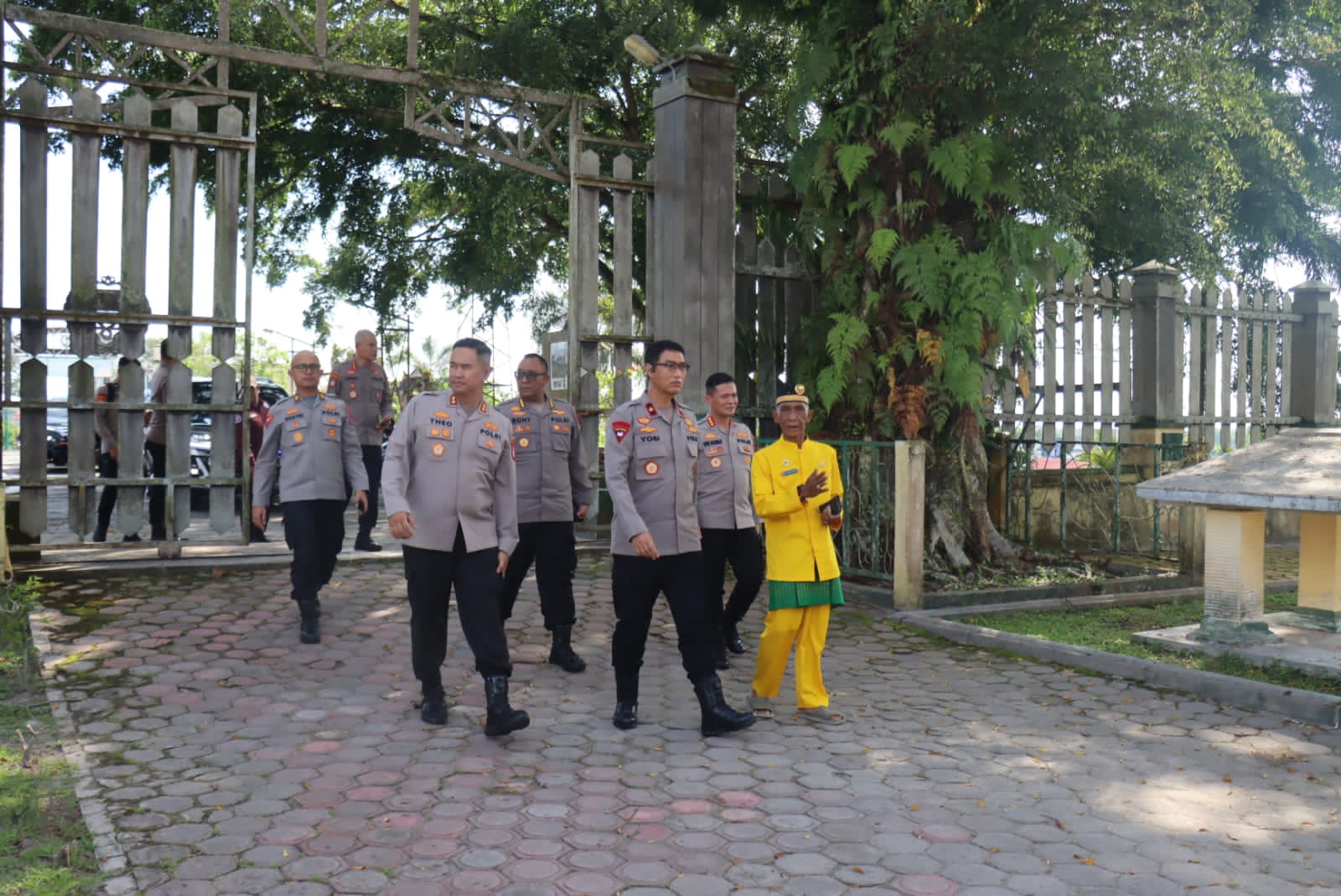 Wakapolda Kalteng Kunjungi Situs Budaya dan Perkuat Sinergitas dengan Tokoh Masyarakat Kobar