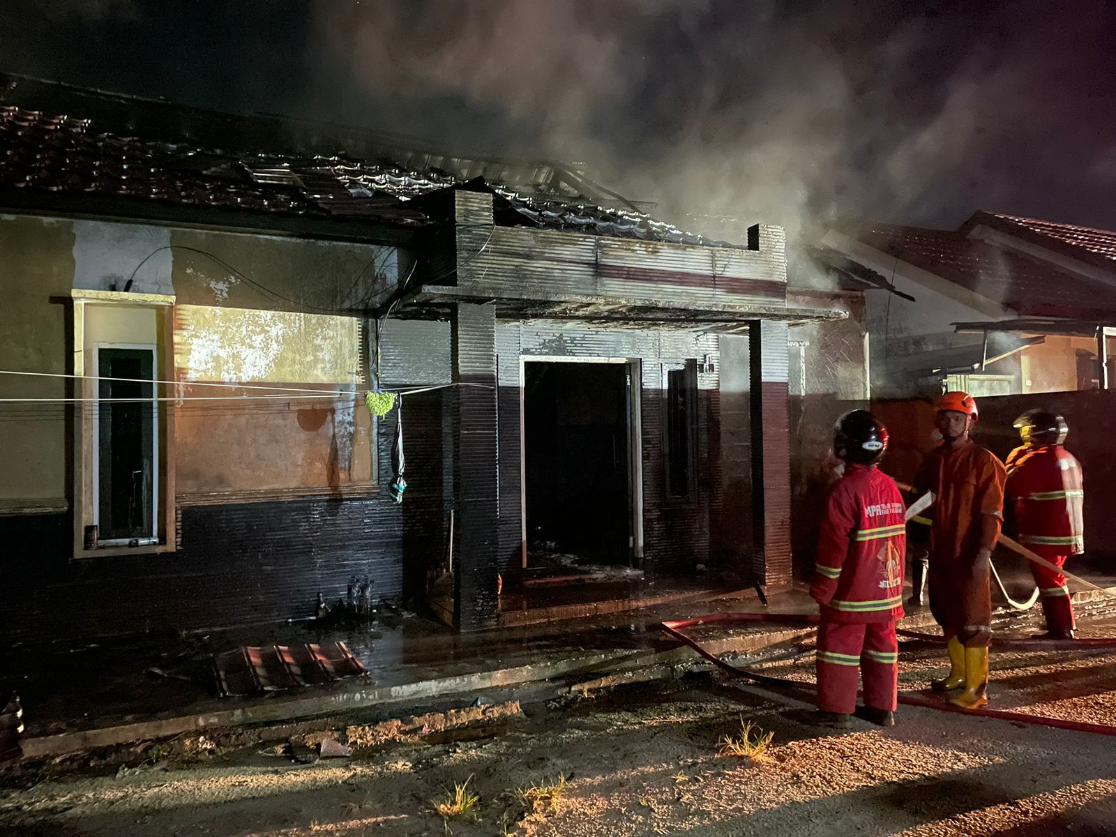 Diduga Simpan Bbm, Rumah Pelangsir Di Sampit Dilalap Api